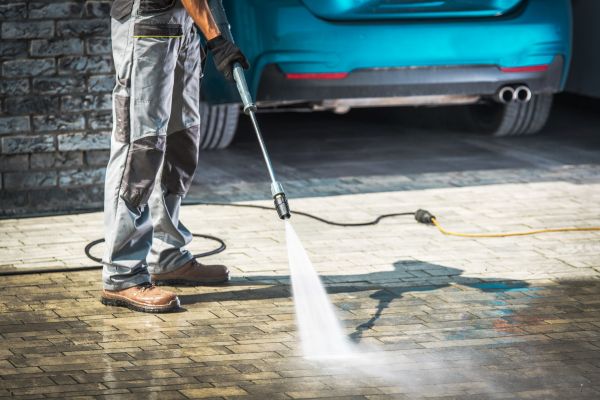 Cost of Driveway Pressure Washing in Norwalk