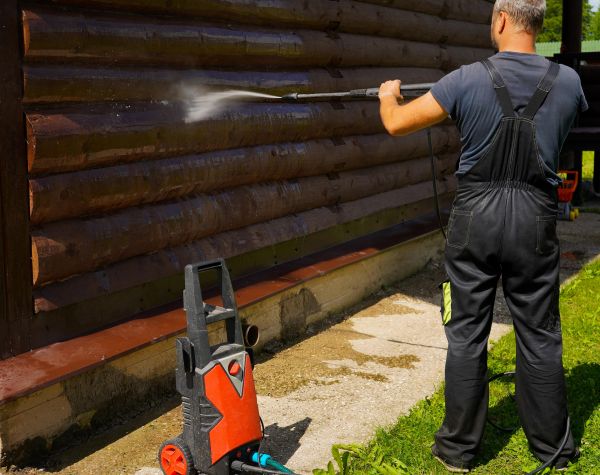 Cost of Log Home Pressure Washing in Norwalk